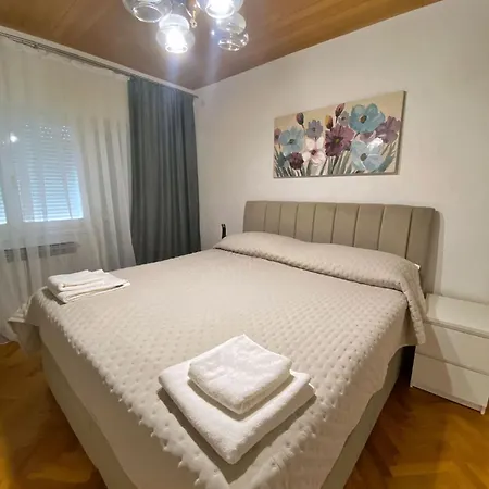 Апартаменты Ana *