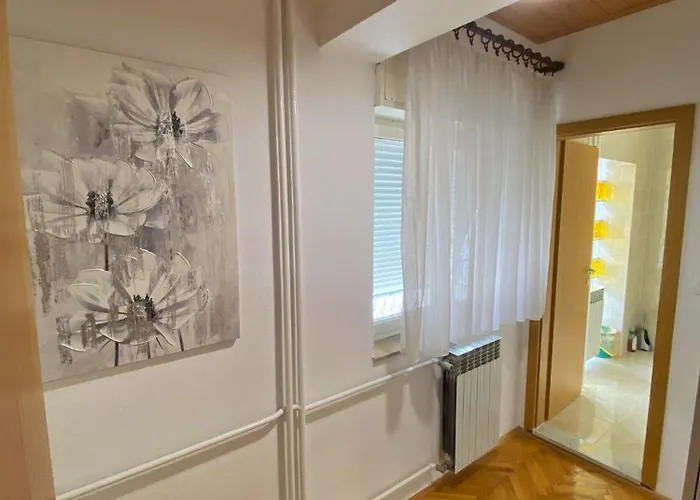 Ana * Имотски